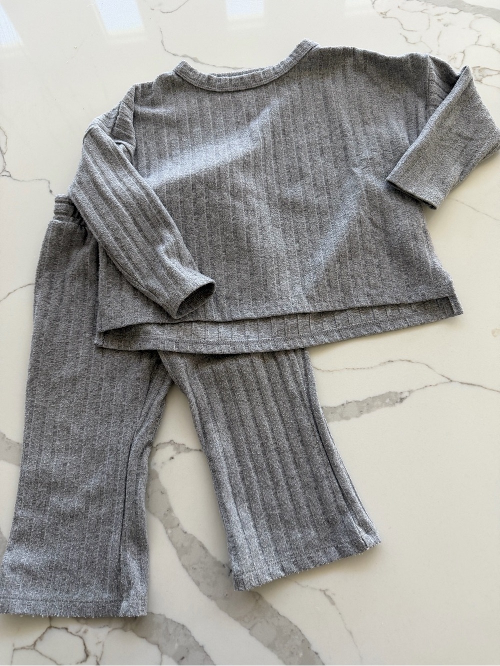 Rylee + Cru Girl’s Gray Ribbed Set - Picture 2 of 4